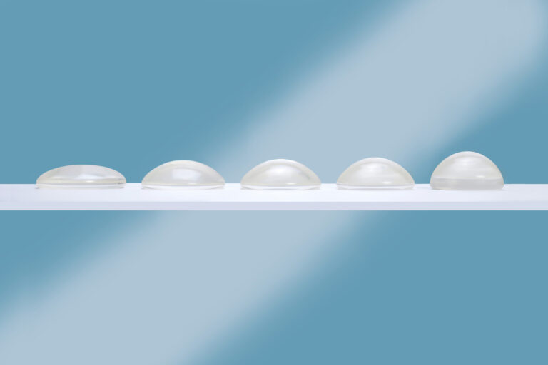 Évente több mint 2,2 millió műtét – mégis rengeteg a tévhit a mellplasztikáról