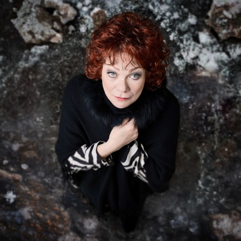 Parádés szereposztással érkezik a Centrál Színházba A Macskalápon