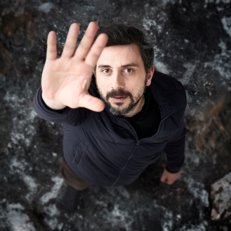 Parádés szereposztással érkezik a Centrál Színházba A Macskalápon