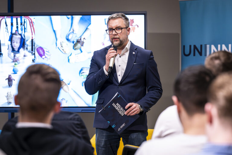 A Cápák között sikere után: hallgatótársaiknak is bemutatták vállalkozásukat a Marokbaba alkotói