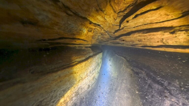 A Hévízi-tó rejtett barlangjainak nyomában