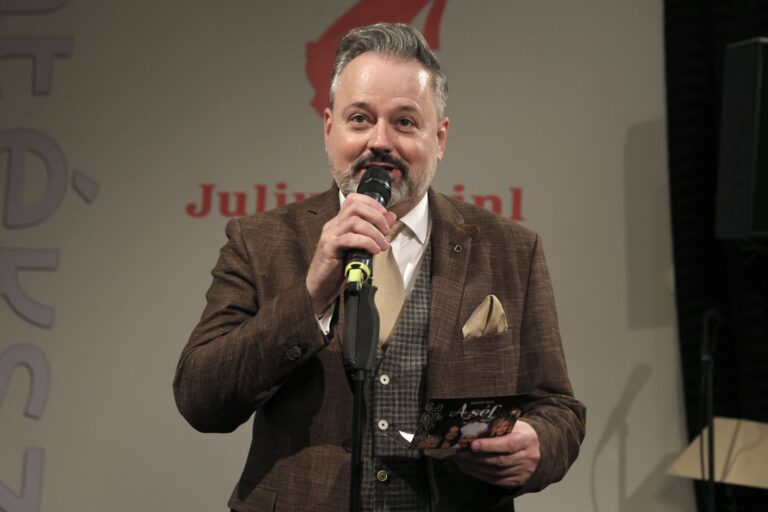 Nevetés, vastaps, és cukrászremekek A Séf premierjén