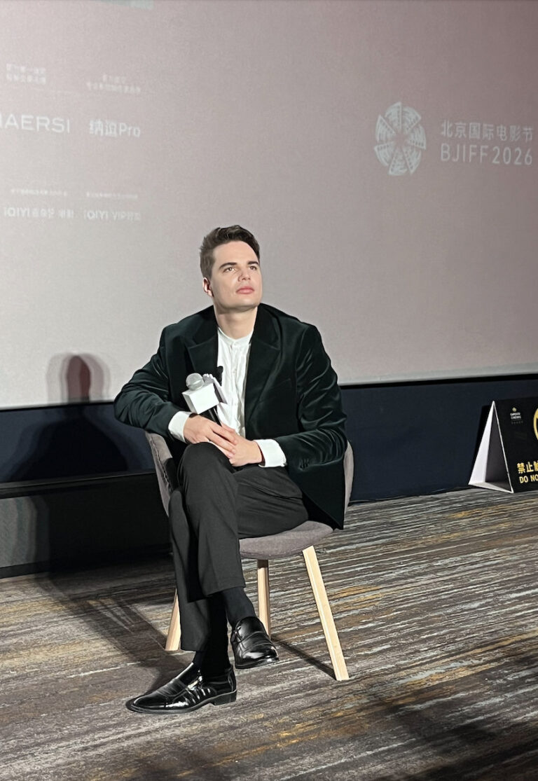 Pekingben volt Mayer Bernadette Mommy Blue című filmjének világpremierje