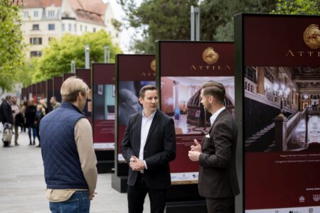Szabadtéri Attila-kiállítás nyílt a Millenárison a Magyar Nemzeti Múzeummal együttműködve