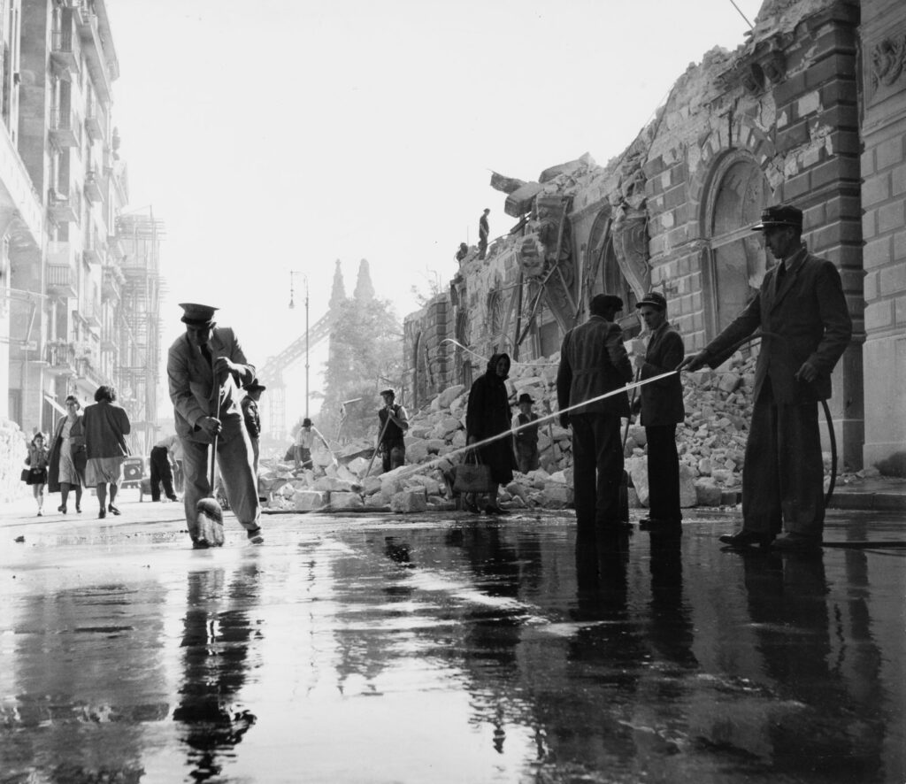 Új kiállítás Robert Capa eddig nem látott, Magyarországon készült fotóiból a Capa Központban Új kiállítás Robert Capa eddig nem látott, Magyarországon készült fotóiból a Capa Központban