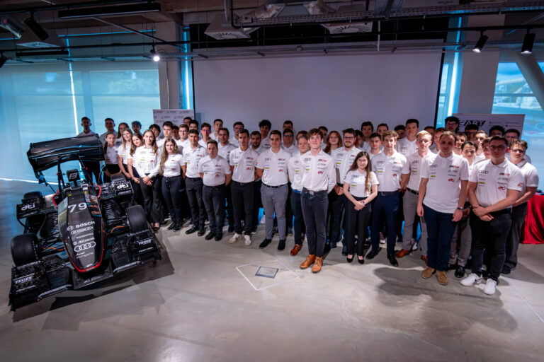 Arrabona Racing Team: továbbfejlesztett autóval vág neki második elektromos szezonjának a Széchenyi István Egyetem csapata