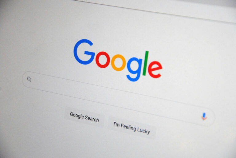 Eltűnnek a látogatók a weboldalakról? Így forgatja fel a Google AI a keresést