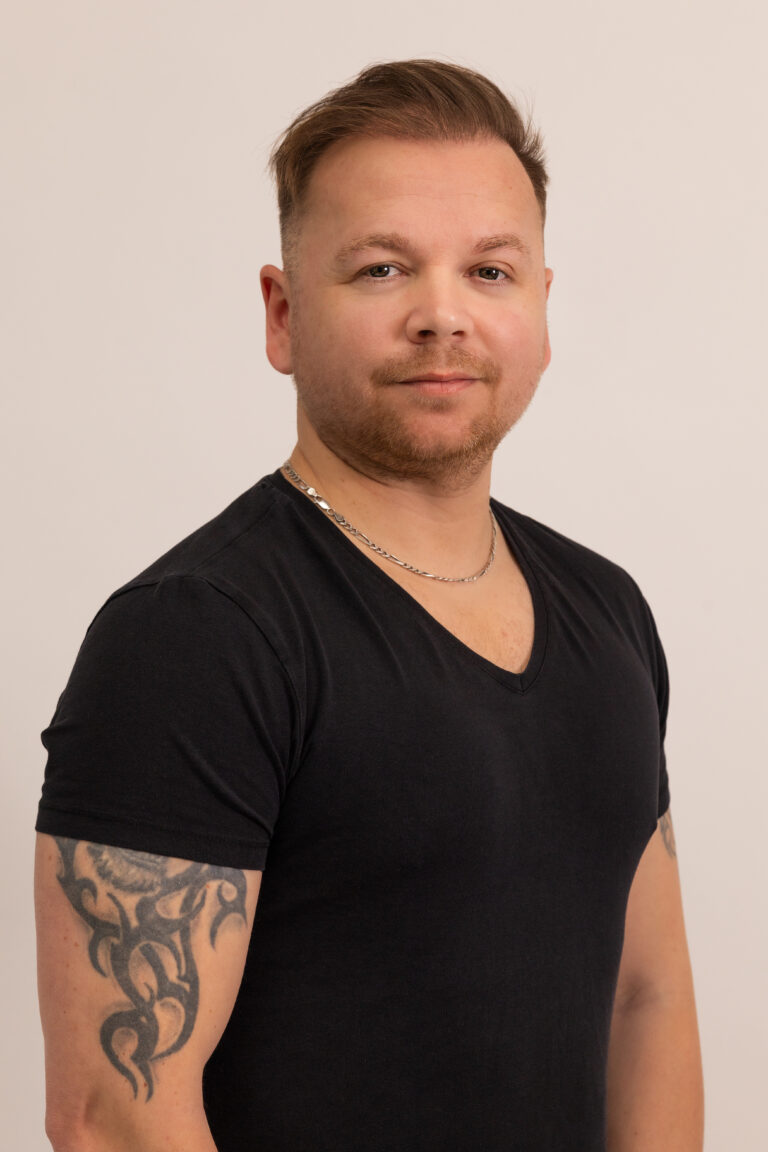 Celebek, tuning és különleges autók, titkos küldetések