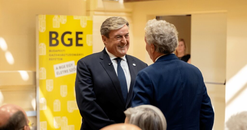 Kapitány István gazdasági és energetikai miniszter részvételével nyitotta meg új tanévét a BGE