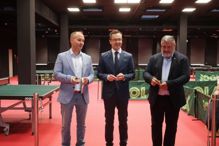 Új, nemzetközi színvonalú asztalitenisz teremmel gazdagodott a PTE
