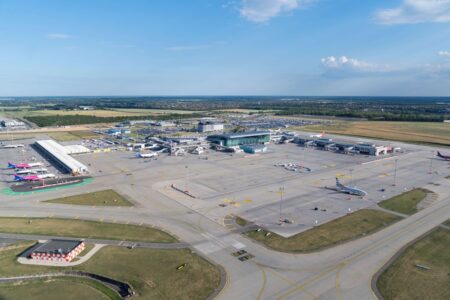 Karácsonyi vásár, vagy repülés télből nyárba? Indul a Budapest Airport téli menetrendje Karácsonyi vásár, vagy repülés télből nyárba? Indul a Budapest Airport téli menetrendje
